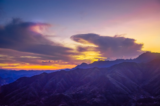 山里夕阳