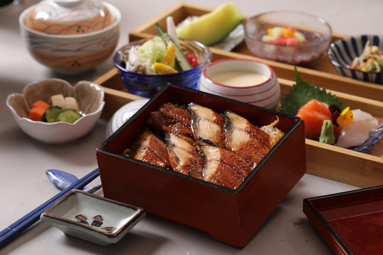鰻魚定食
