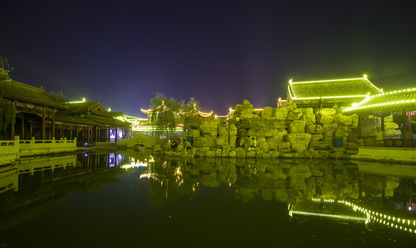 后圃花园夜景