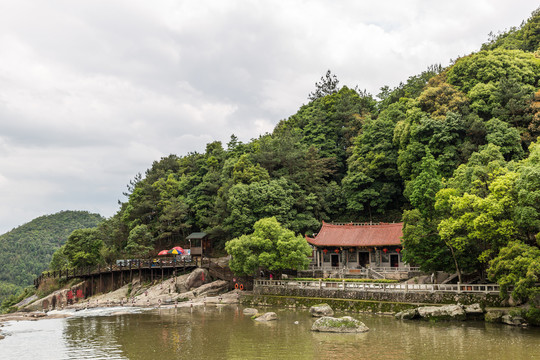 九鲤湖