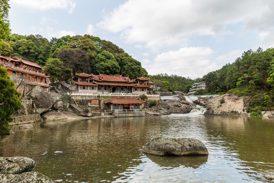 九鲤湖