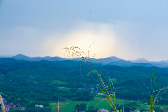 重峦叠嶂