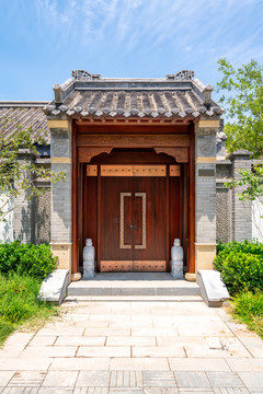 中式宅院大門