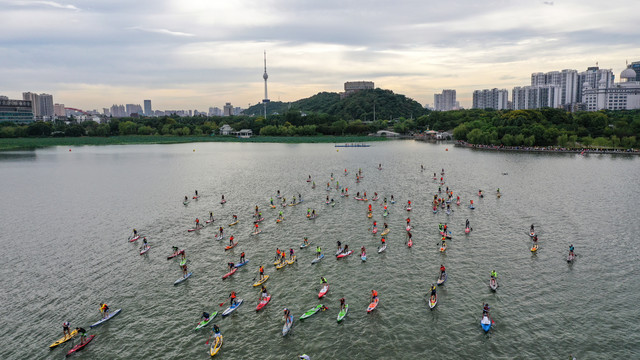 武汉汉阳月湖公园桨板