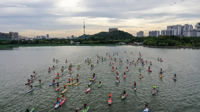 武汉汉阳月湖公园桨板