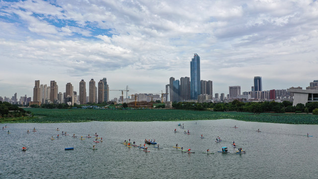 武汉汉阳月湖公园桨板