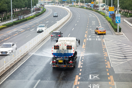 洒水车