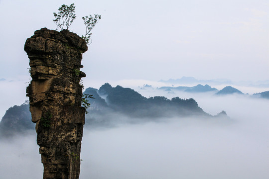 施秉云台山