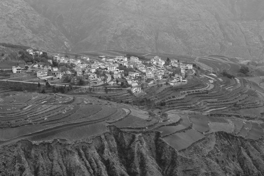 高原小山村