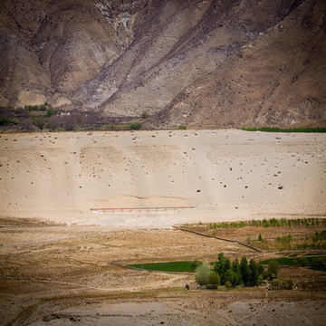 西藏山南地区风光