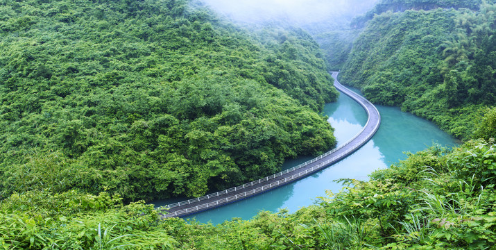 湖北恩施宣恩最美水上栈道