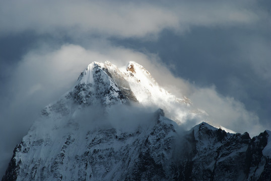 天山