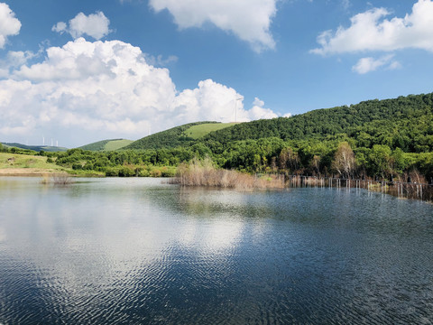 草原湖泊