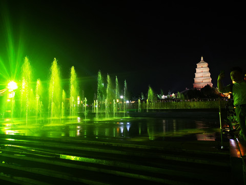 音乐喷泉夜景