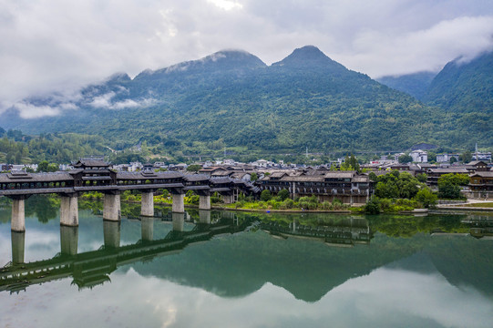 风雨廊桥