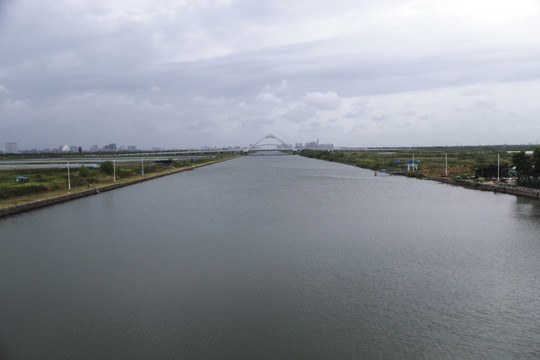 滴水湖河道