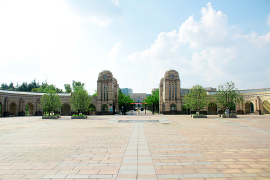 上海复旦大学江湾新校区大门