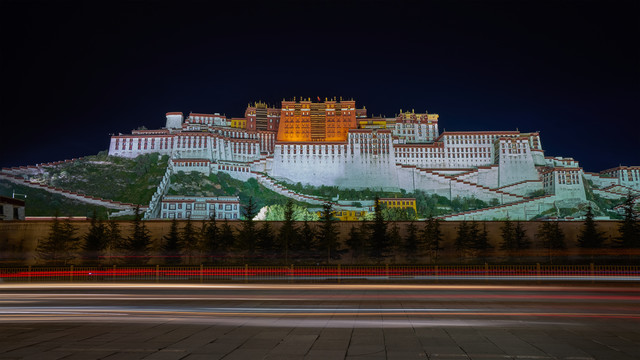 布达拉宫夜景