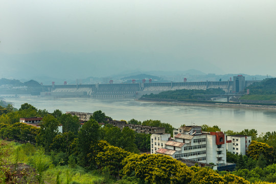 三峡大坝秋景