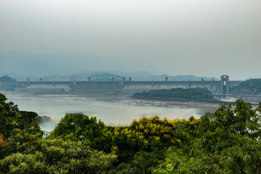 三峡大坝秋景