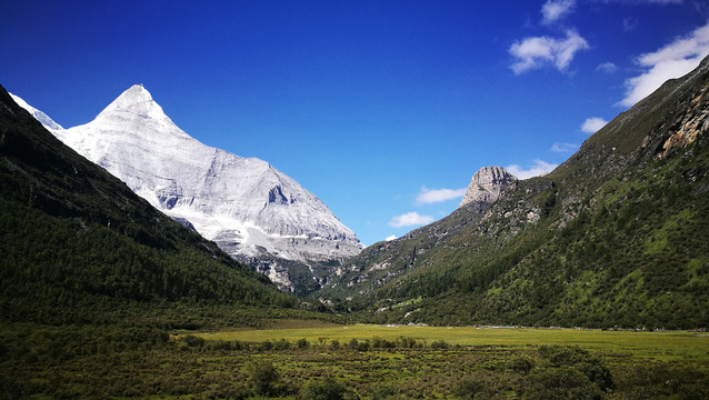 稻城亚丁风景区风光