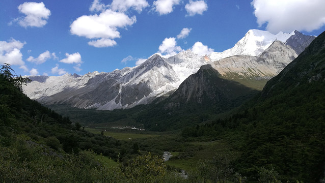 稻城亚丁风景区风光