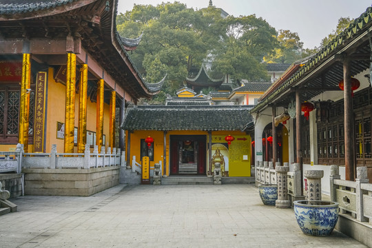 包山寺庭院