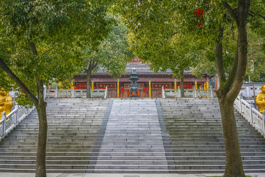 包山寺大雄宝殿台阶