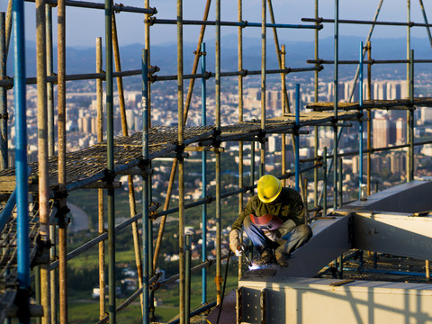 城市建设者电焊工