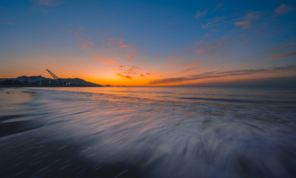 海上日出