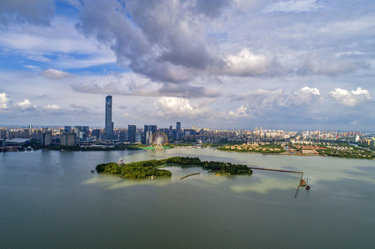 江苏苏州金鸡湖畔高档建筑群