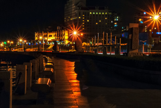 山东烟台莱山区海滨城市夜景