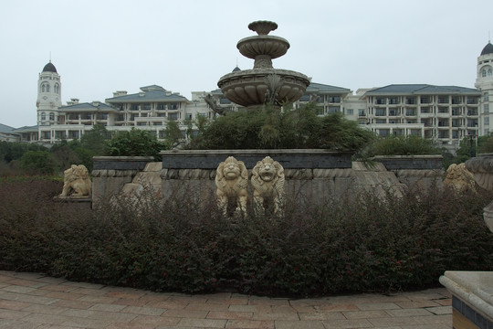 碧桂园凤凰酒店户外雕像