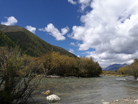 高原河流