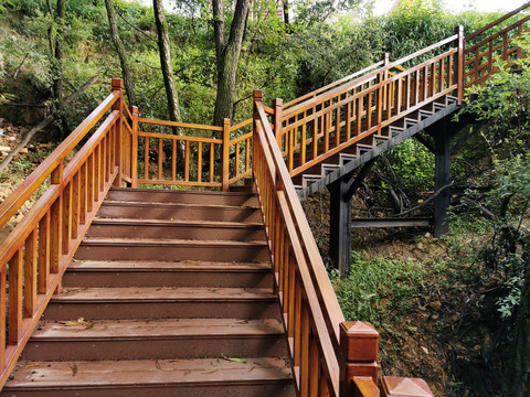 鋼架基礎木棧道