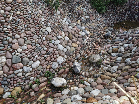 鹅卵石河道景观