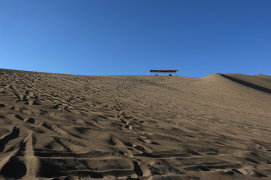 鸣沙山月牙泉