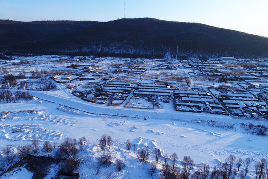 大兴安岭森林小镇雪景