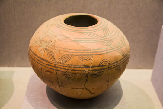 仰韶文化时期彩陶瓮