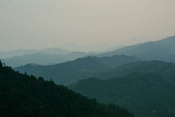 连绵的群山