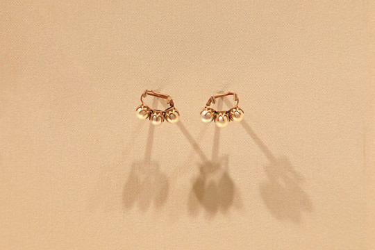 金镶珍珠耳环