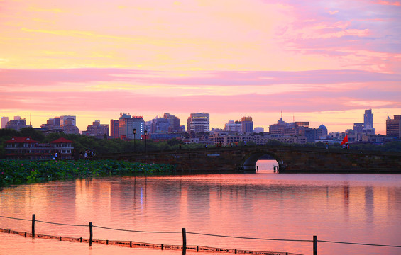 西湖断桥美景