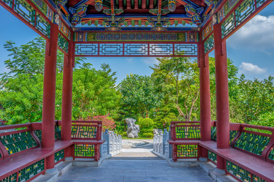 中式亭子內(nèi)部