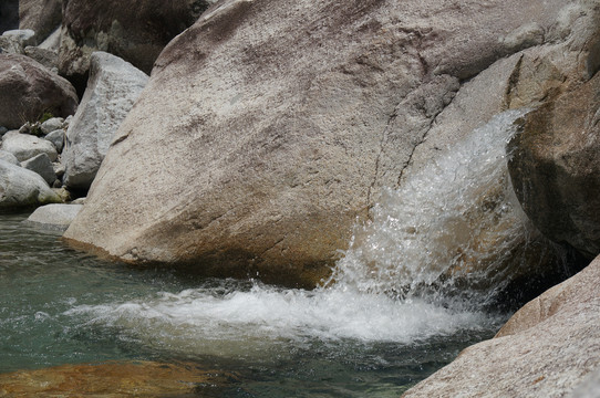 高山流水河床