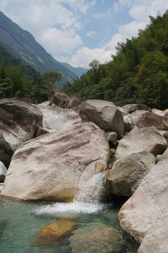 高山流水河床