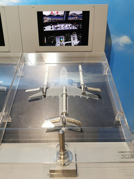 飛機飛行原理模擬