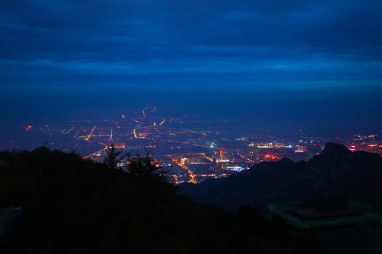 泰山山顶