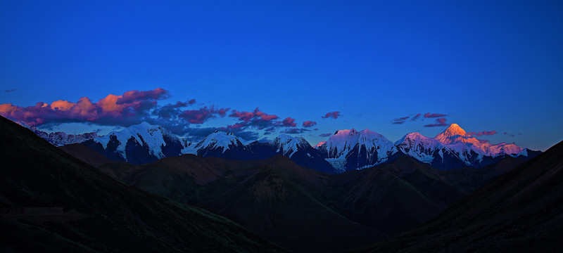 金色贡嘎山