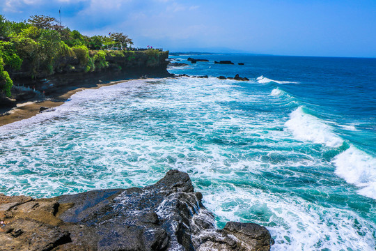 海浪礁石