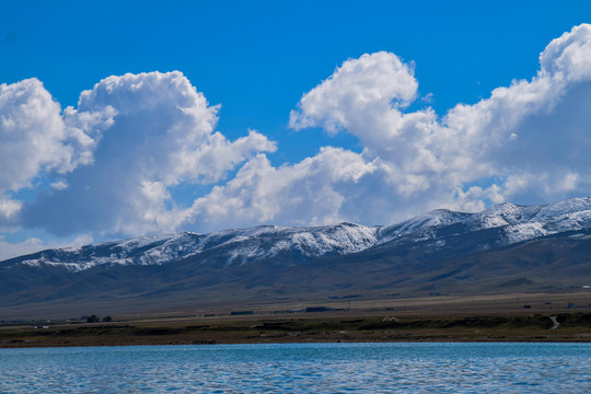 雪山青海湖